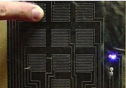 Создан электронный бумажный тачпад